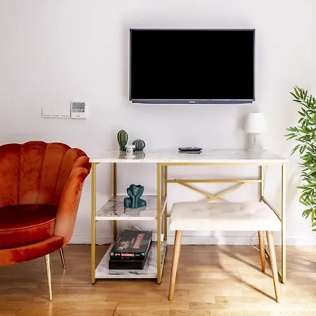 Moder Apartment *